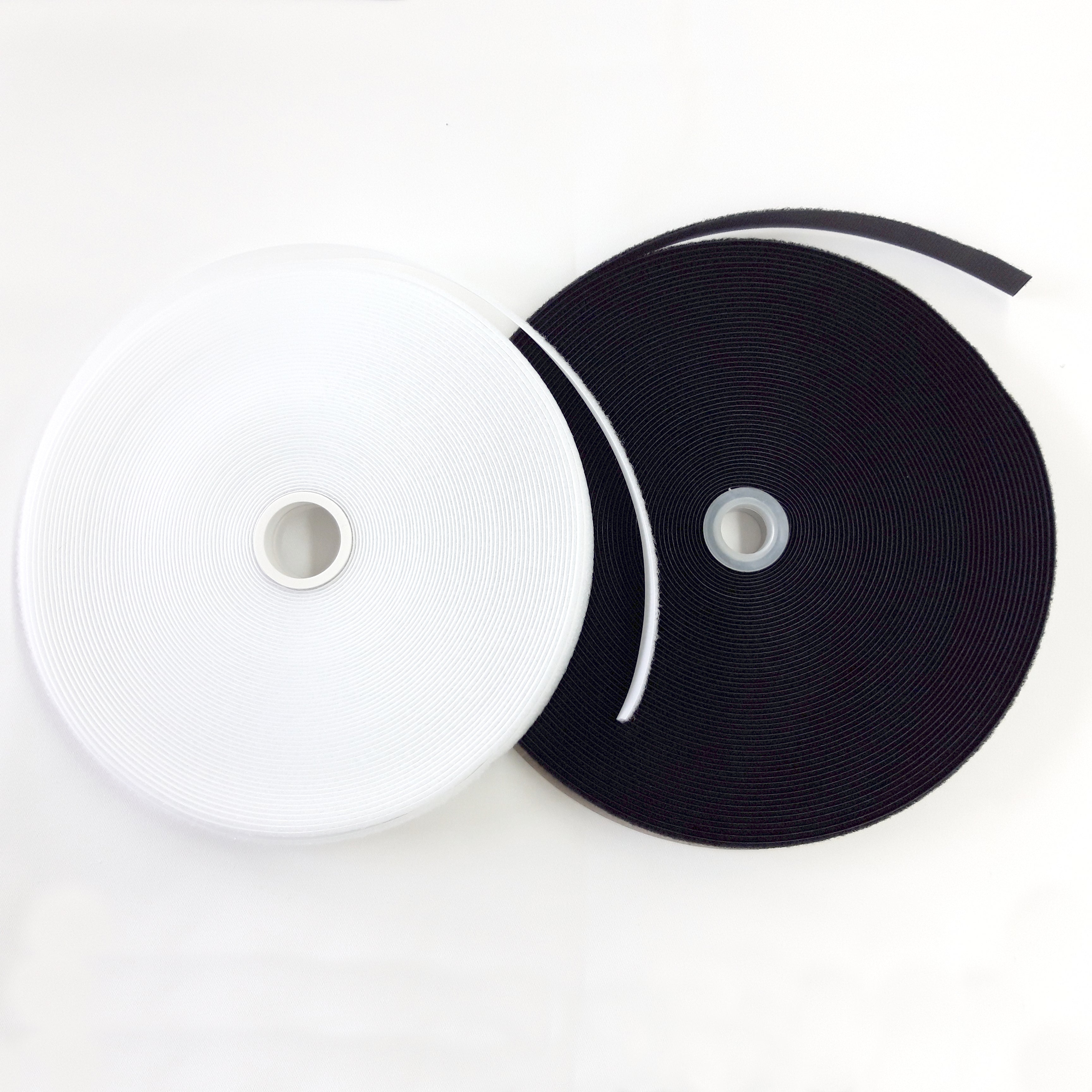 Adam Hall 25m Klettband Haken + Flausch – 20mm, Selbstklebend, Grundpreis 1,00€/m