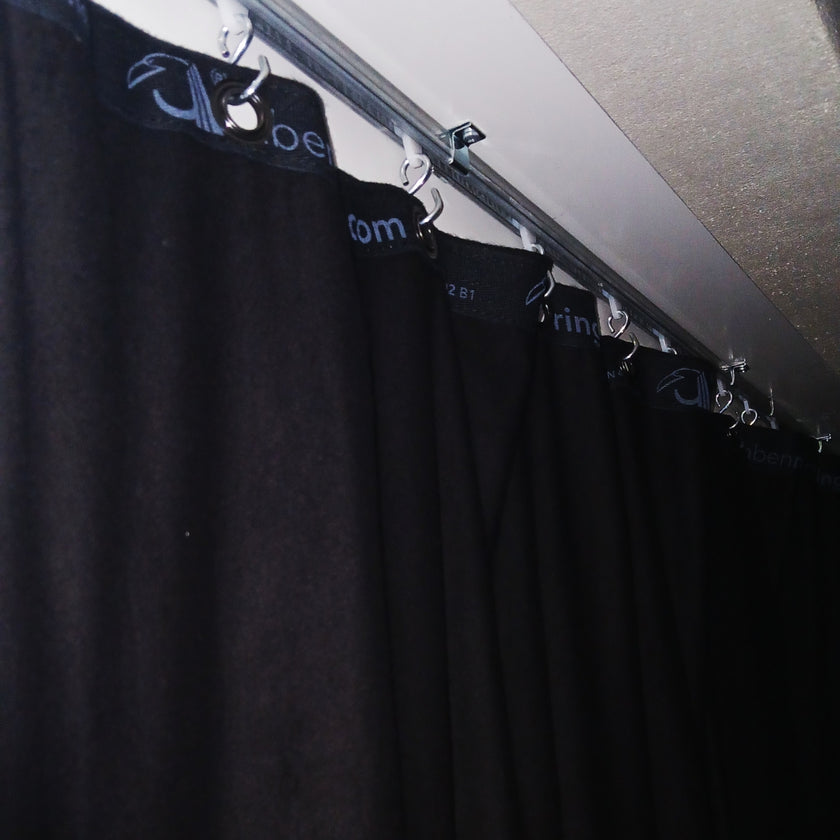 Taustaverho - paksu molton, musta 