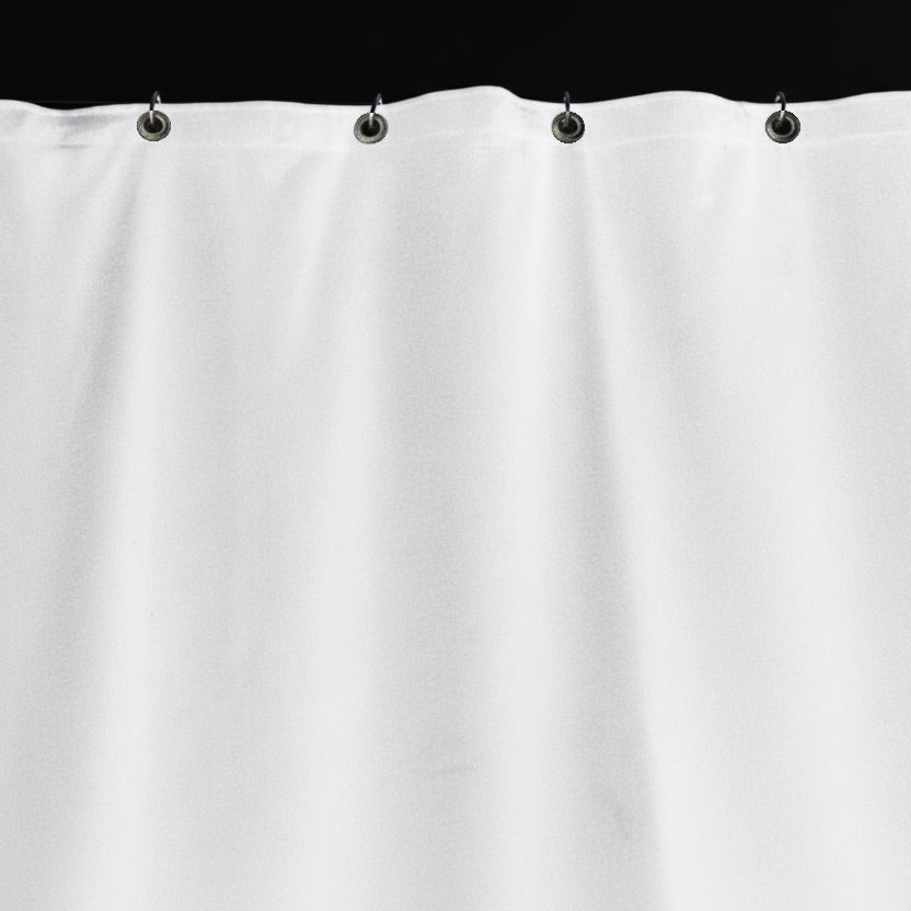 Ausschnitt weißer Vorhang mit Ösen